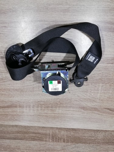 Bmw seat belt - bmw, buckle