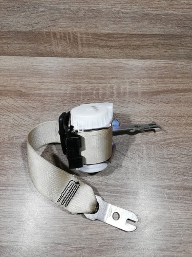 Bmw seat belt - belt, latch