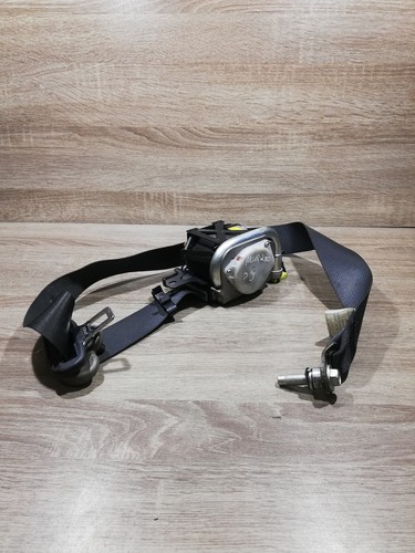 Nissan seat belt - belt, latch